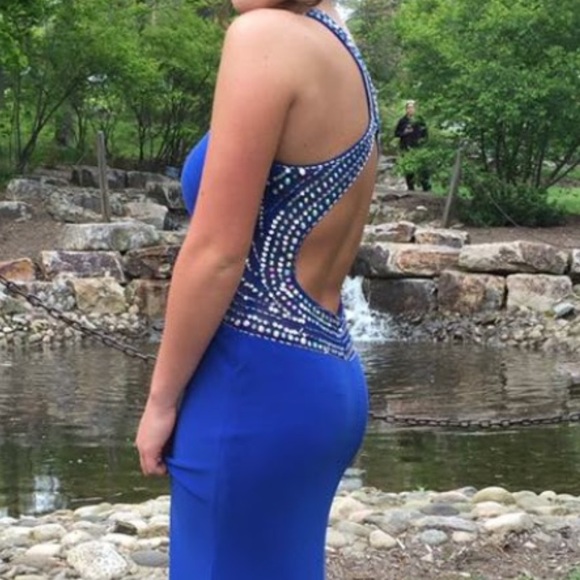 PROM DRESS - Picture 2 of 8